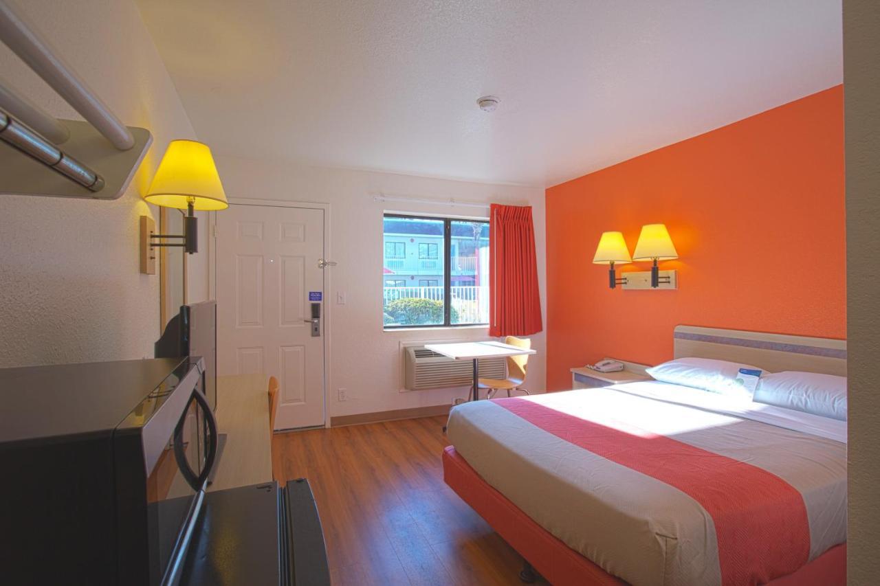 North Charleston Lodge Room photo